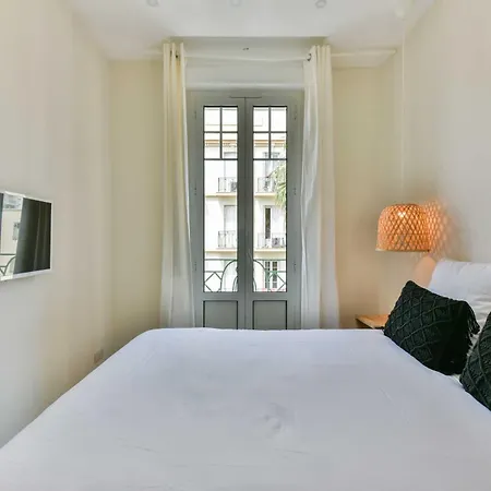 Apartment - 300m Juan-les-Pins